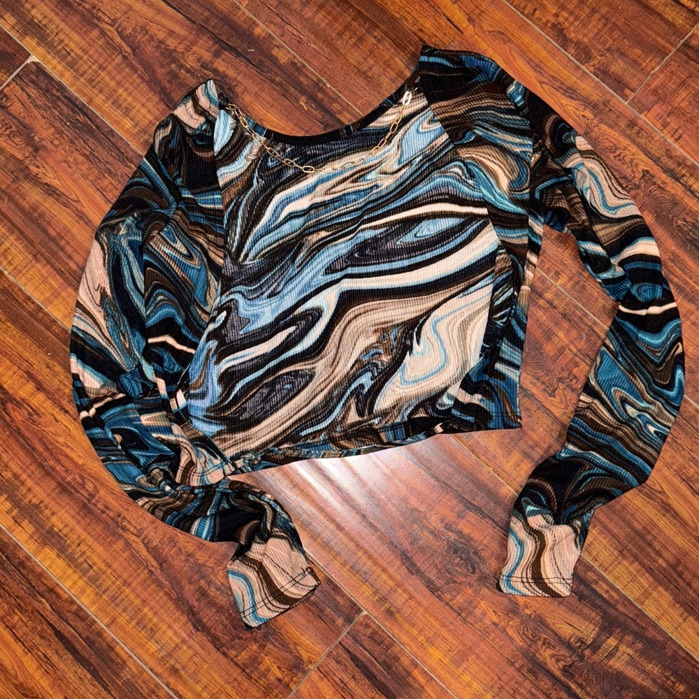 Swirl Pattern Long Sleeve Top - Picture 2 of 3
